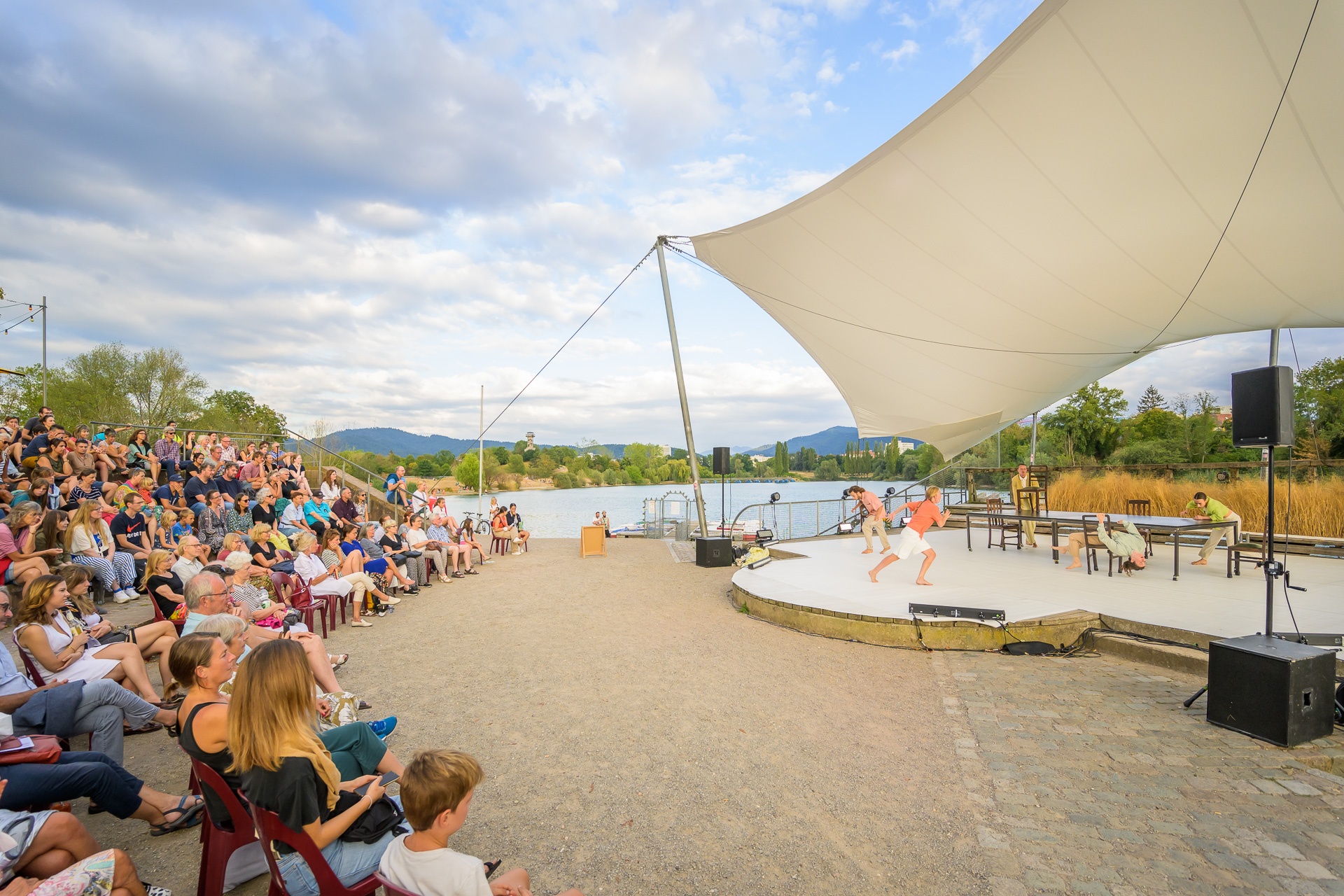 Im Seepark gibt es wieder eine Open-Air-Veranstaltung für zeitgenössischen Tanz