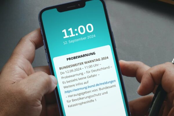 Bundesweiter Warntag: Um 11 Uhr schrillen die Smartphones. Foto: Bundesamt für Bevölkerungsschutz