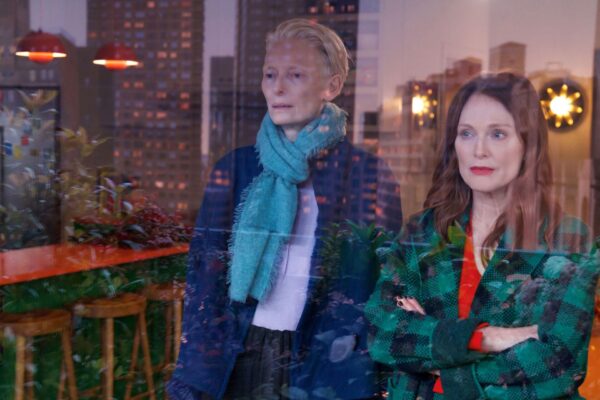 Ingrid (Julianne Moore) und Martha (Tilda Swinton)