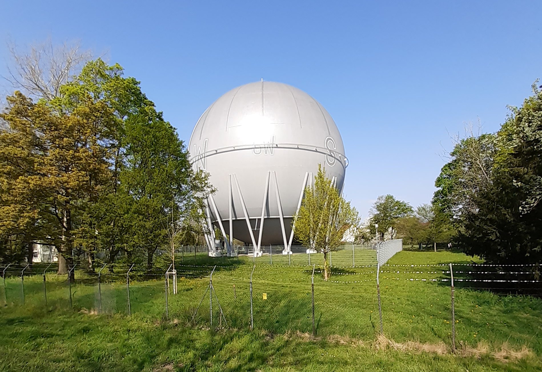 Die stillgelegte Gaskugel in Freiburg