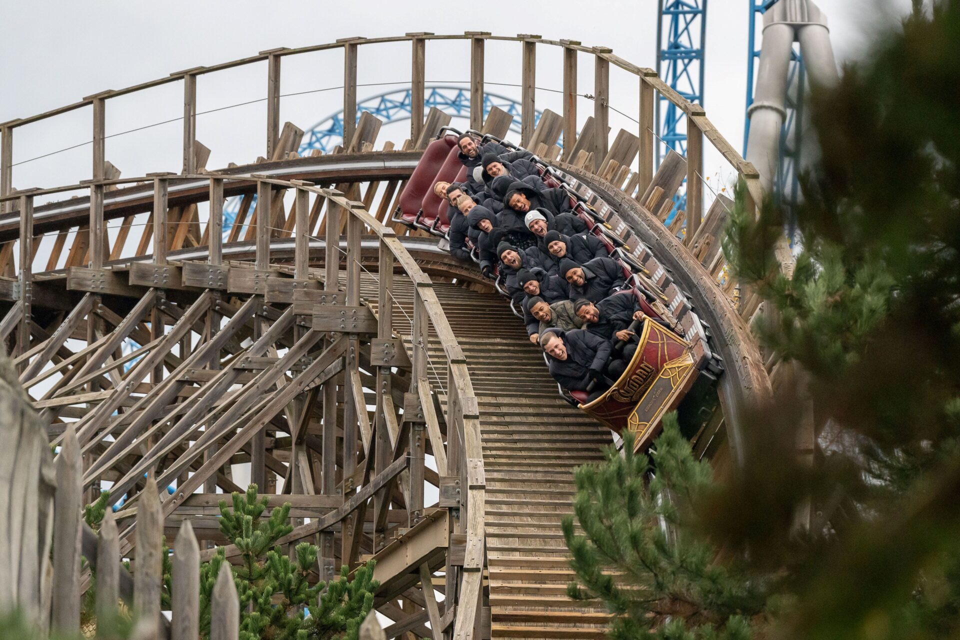 Adrenalinkick als Belohnung für den Sieg: die deutsche Nationalelf teste am Tag nach dem Sieg in Freiburg Achterbahnen im Europa-Park - hier ein Schnappschuss von der Fahrt auf der "Wodan".