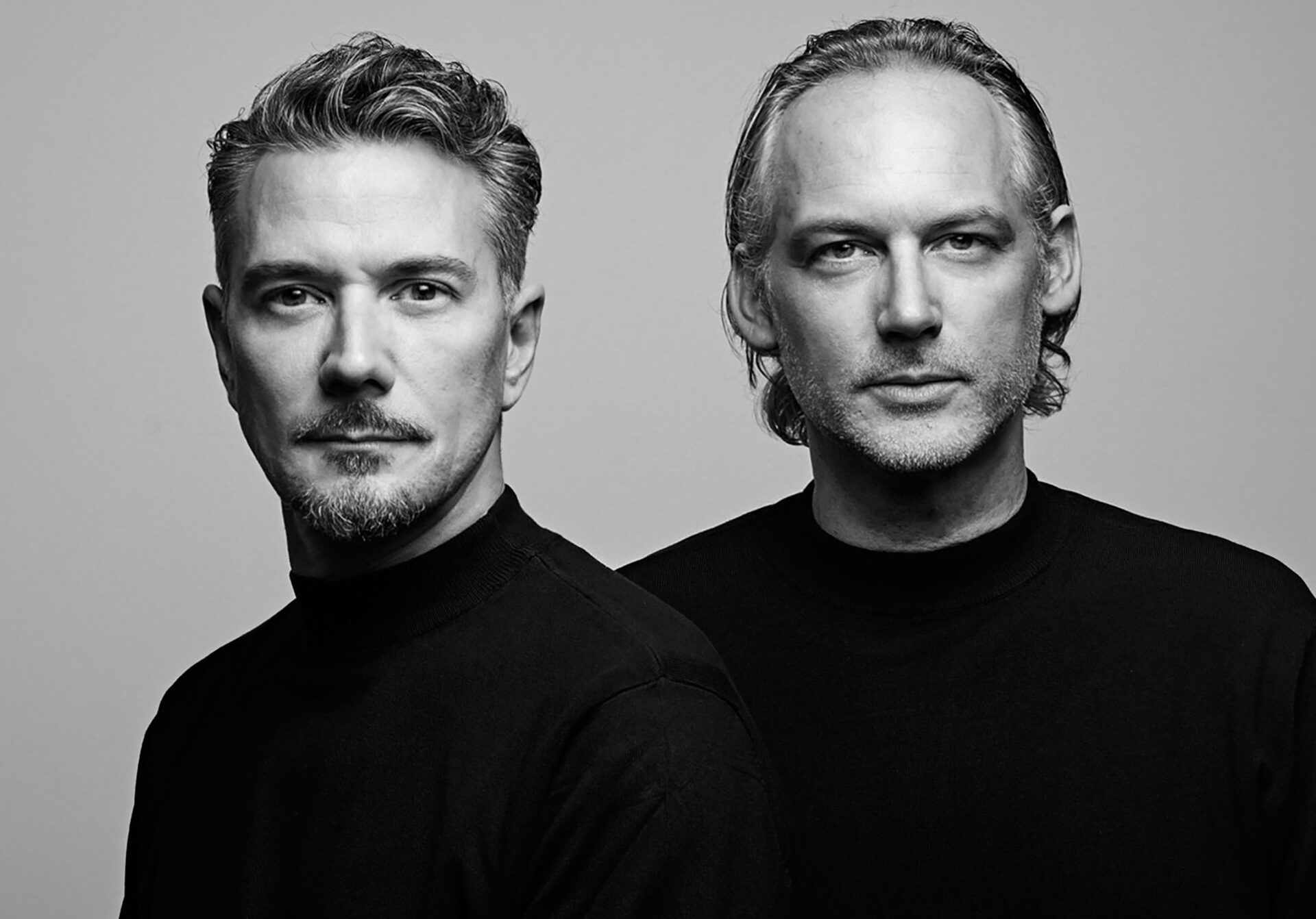 Das Elektroduo Kruder & Dorfmeister verwandelt Tracks von Depeche Mode, Lamb und Roni Size in hypnotische Klanglandschaften.